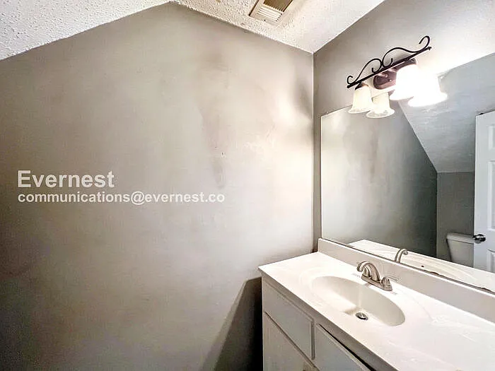 1800 Labette Manor Dr #5 — Photo 7