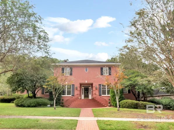 236 Lakewood Dr E, Mobile, AL 36608