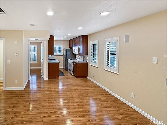 4th image of 965 E Del Mar Blvd APT 6