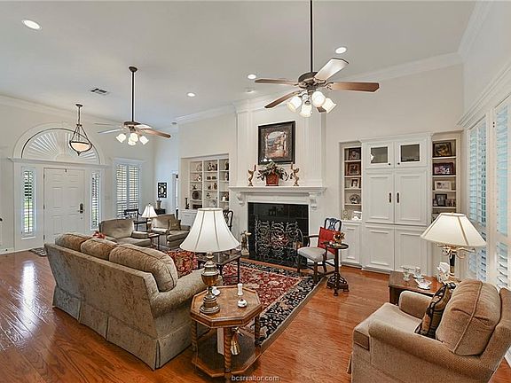 2nd image of 4921 Park Land Dr