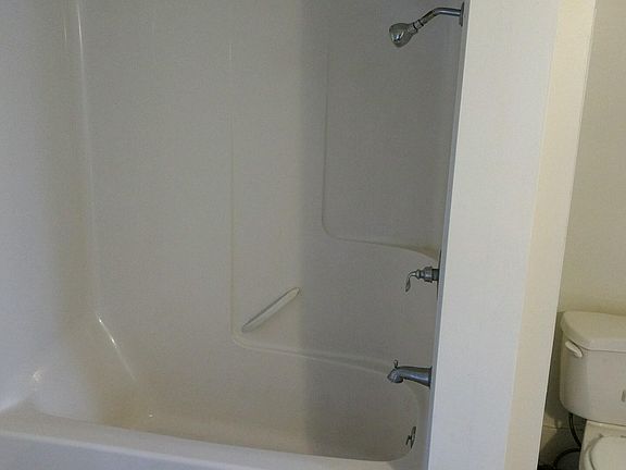 5th image of 143 W Mulberry St APT A