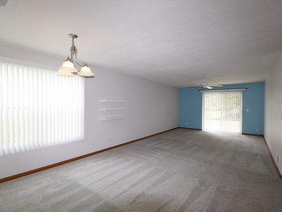 4th image of 5133 Diane Ct #10