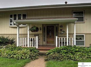 8203 Grand Ave, Omaha, NE 68134