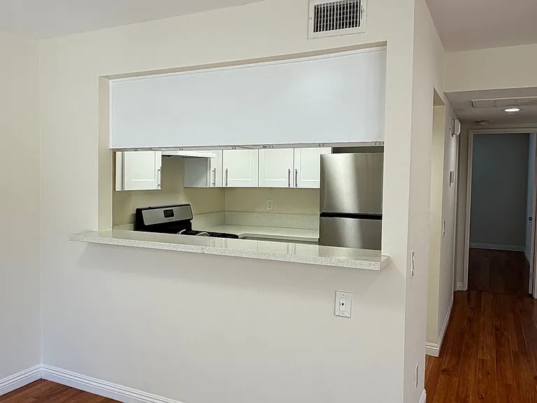 1122 Linden Ave #3 — Photo 5