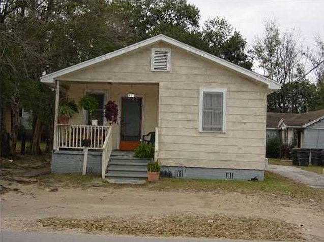 1st image of 1932 Baxter St Front 1
