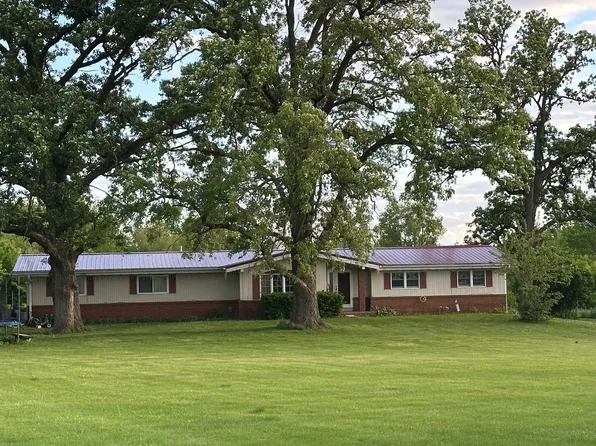 9669 Garden Plain Rd, Morrison, IL 61270