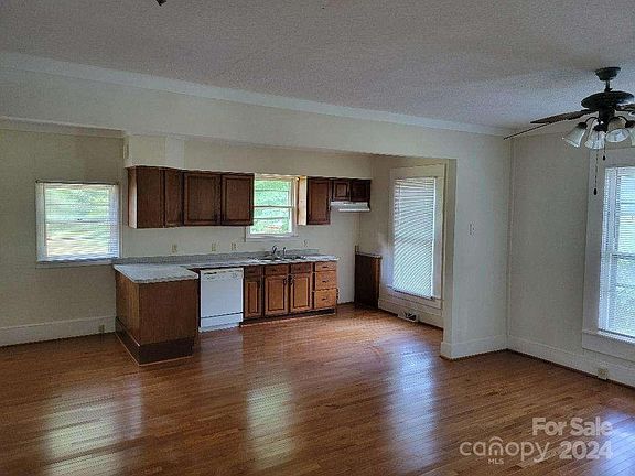 2nd image of 632 Alexander St