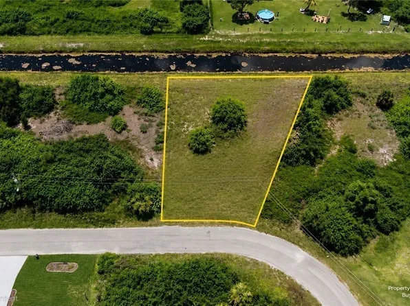 610 Chemstrand St E, Lehigh Acres, FL 33974