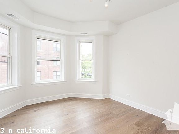 4th image of 2543 N California Ave #511