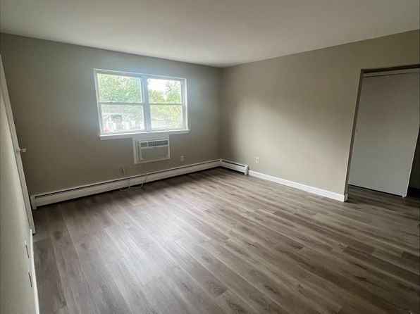 289 Main St APT 2B