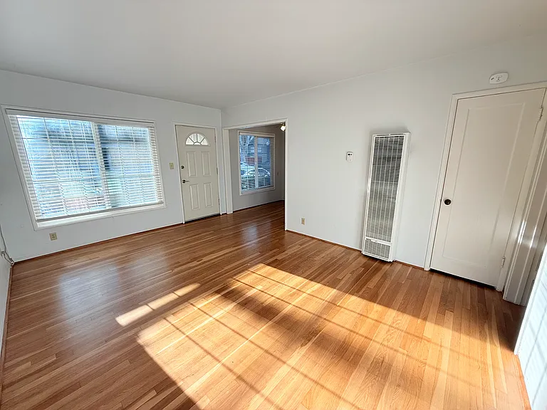 1415 26th St #3 — Photo 5