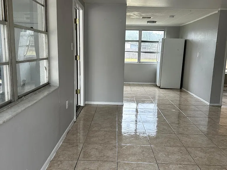 5904 Jackson St — Photo 1