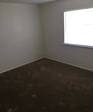 5th image of 1202 N Holmar Ave