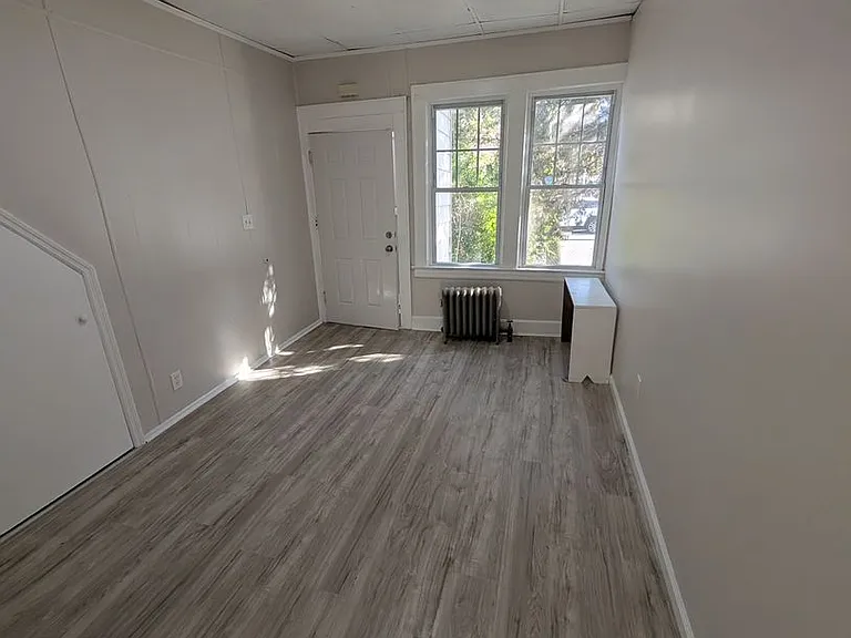 195 Lehigh Ave — Photo 17