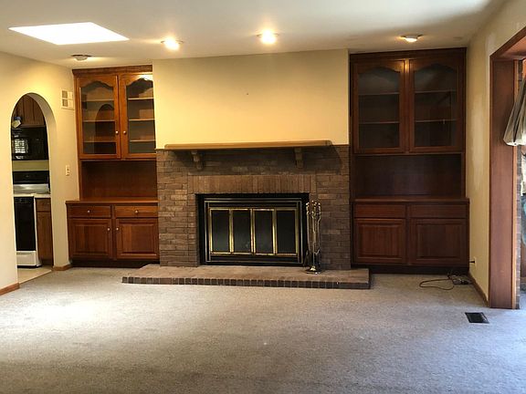 2nd image of 13930 S Oak St