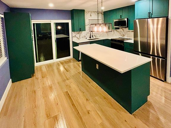 4th image of 1709 SW 24th St #1709