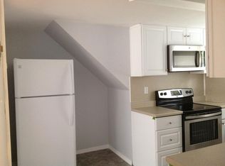 73 S Crescent Dr, Farmingdale, NY 11735