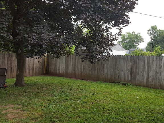 5th image of 35 Galewood Dr