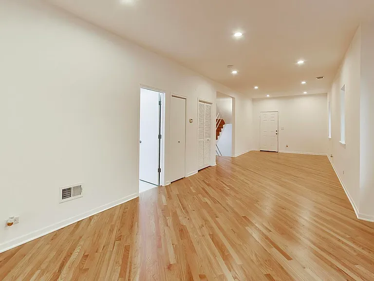 1301 N Oakley Blvd #2B — Photo 8