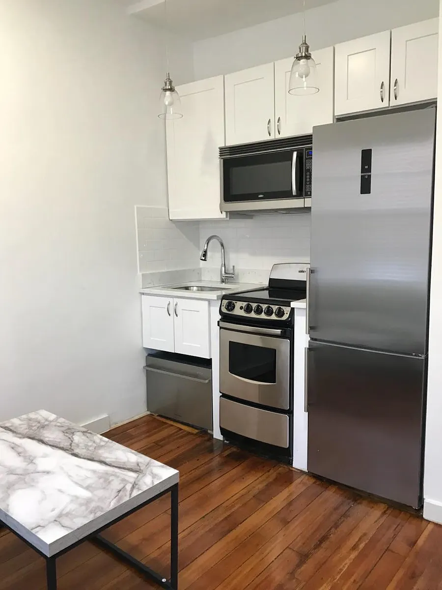 Building Photo - 1620 Beacon St #3