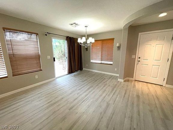 5th image of 8025 Quilted Bear St