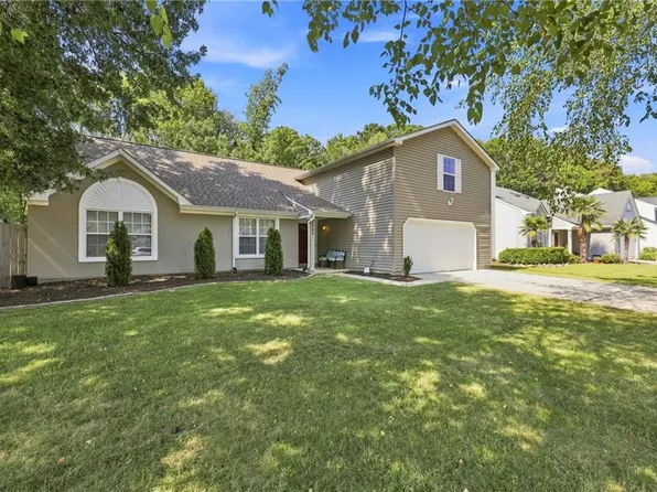 2990 Sugar Maple Dr, Virginia Beach, VA 23453