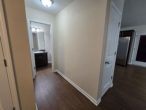 5th image of 232 Chloe Dr