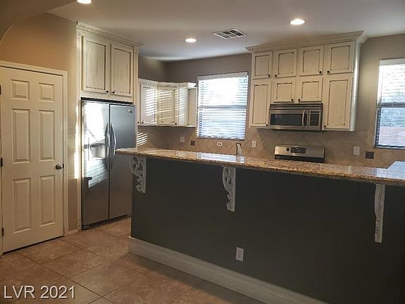 2nd image of 3565 Bella Viera Ct
