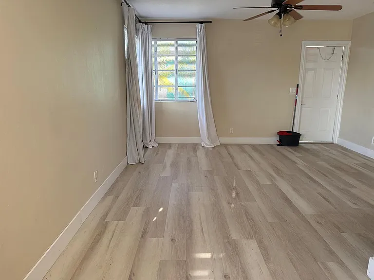 15 N Ocean Ln #3 — Photo 10