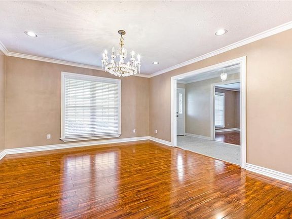 4th image of 7041 Curran Blvd