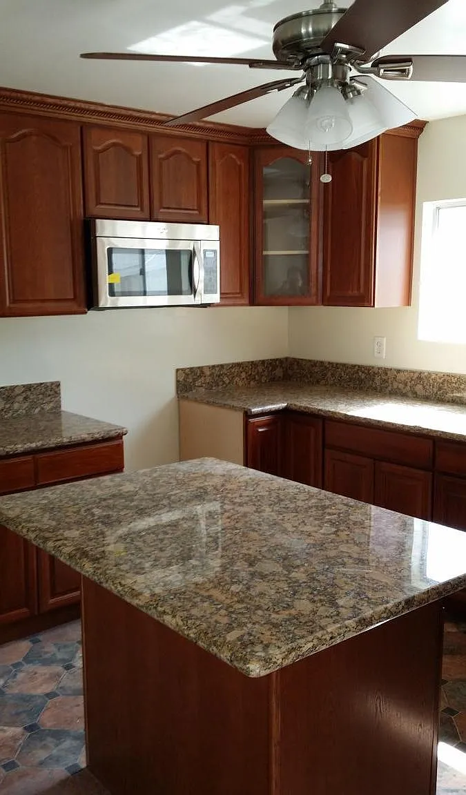 3 bed, 1252 sqft, $3,000 — Photo 1