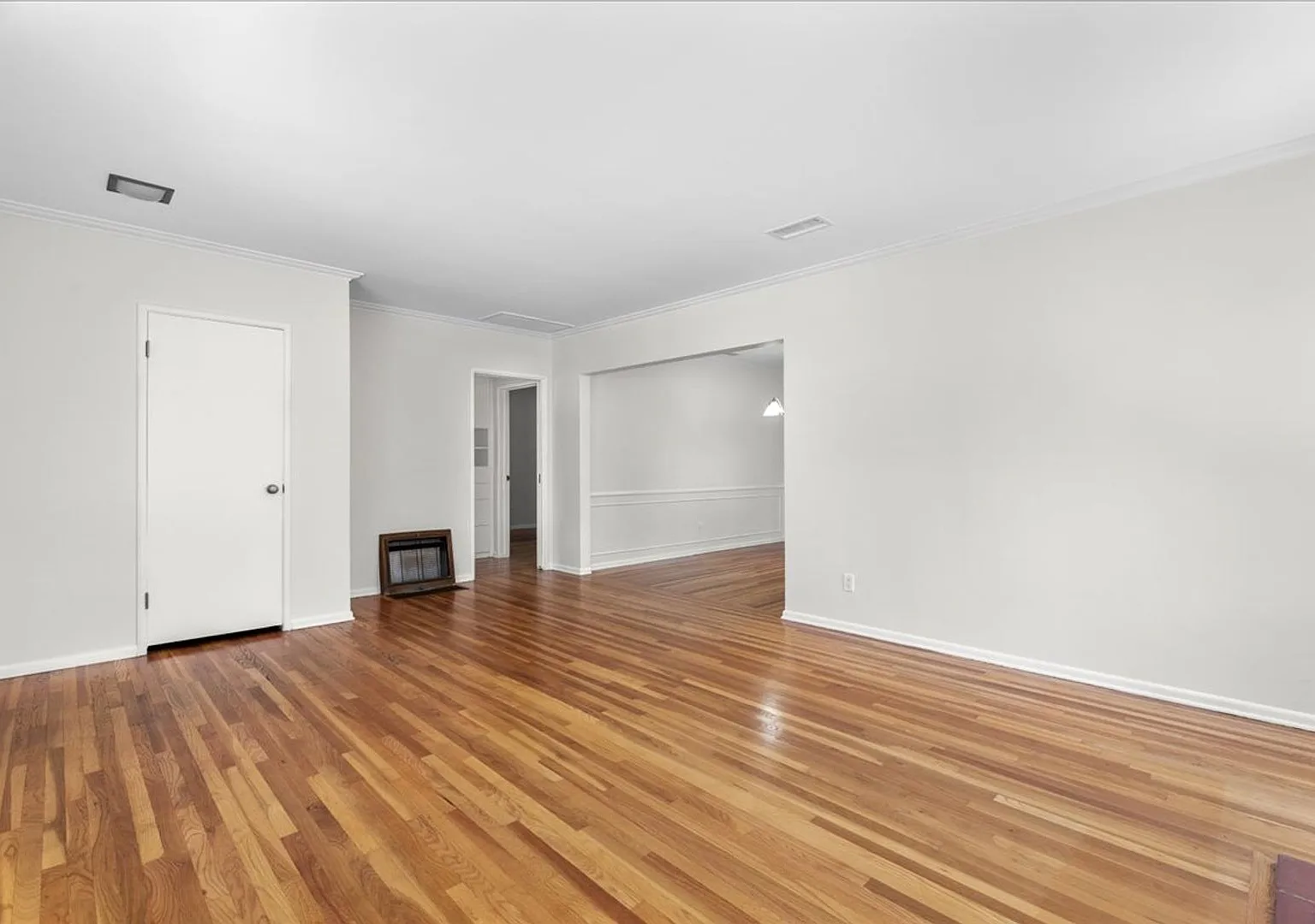 Charming Updated 2-Bedroom Van Nuys Home with Garage and Private Yard — Photo 3