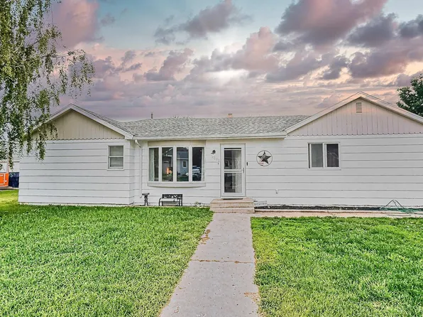 2030 6th Ave E, Williston, ND 58801