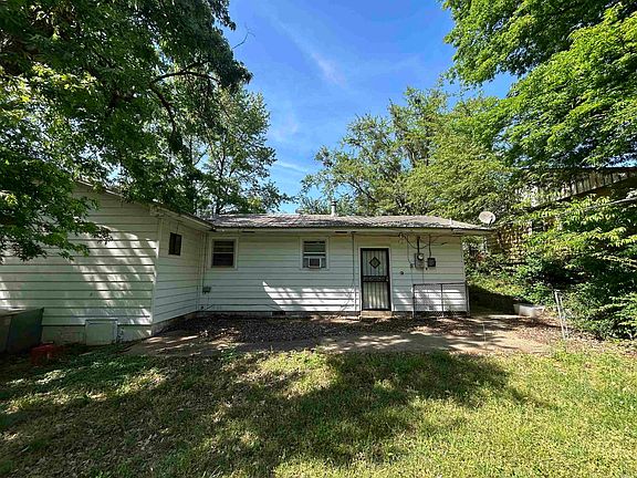 5th image of 923 Norman St