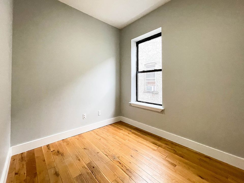 2nd image of 830 Saint Johns Pl APT 1F