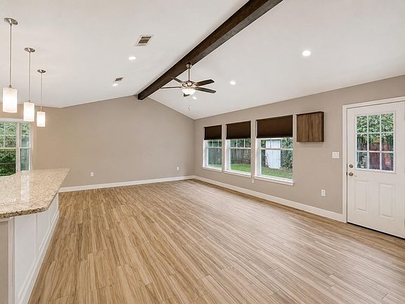4th image of 407 Lilly Blvd