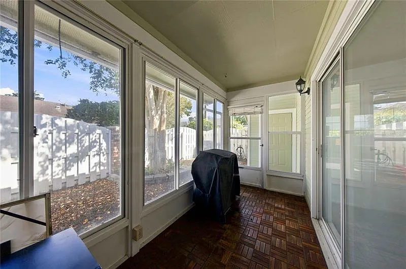 2 bed, 2.0 bath, 1367 sqft, $2,200 — Photo 4