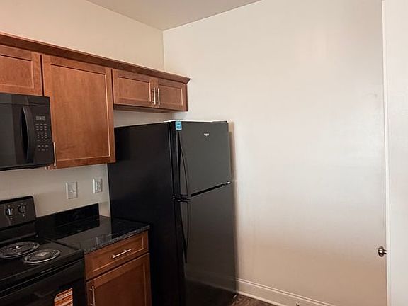 5th image of 703 E Clay St #50