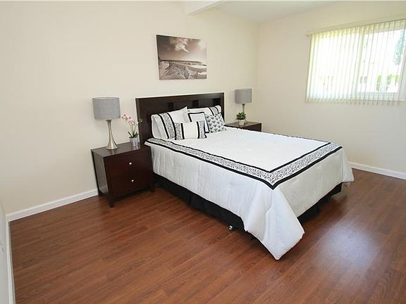 2nd image of 828 N Nantes Ave