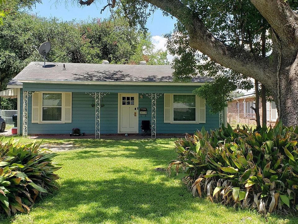 1st image of 2504 Aster St