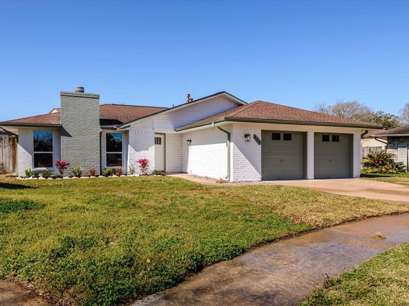 403 Woodrail Dr, Webster, TX 77598