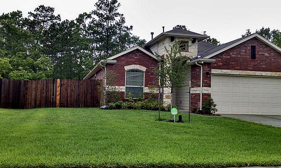 1st image of 18719 Deer Trace Dr