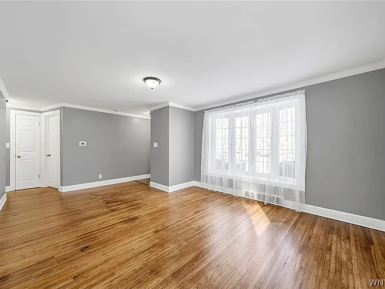 206 Wrexham Ct N — Photo 5