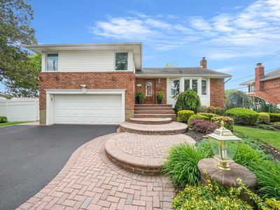 282 N Nassau, Massapequa, NY, 11758