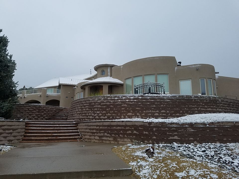 1st image of 39 Western Saddle Dr