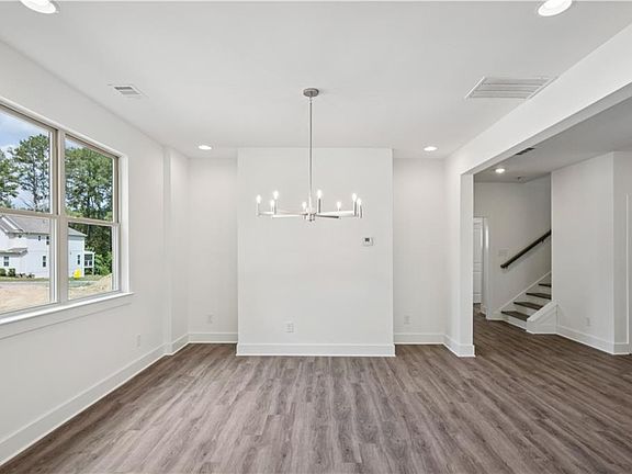 4th image of 3135 Stonegate Dr