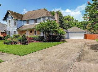 1119 Lake Country Dr, Seabrook, TX 77586