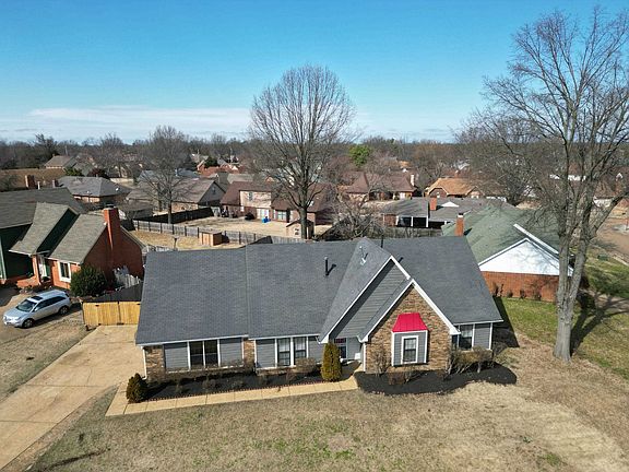2nd image of 6770 Shoreline Cir