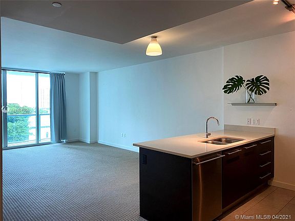 2nd image of 500 Brickell Ave APT 700