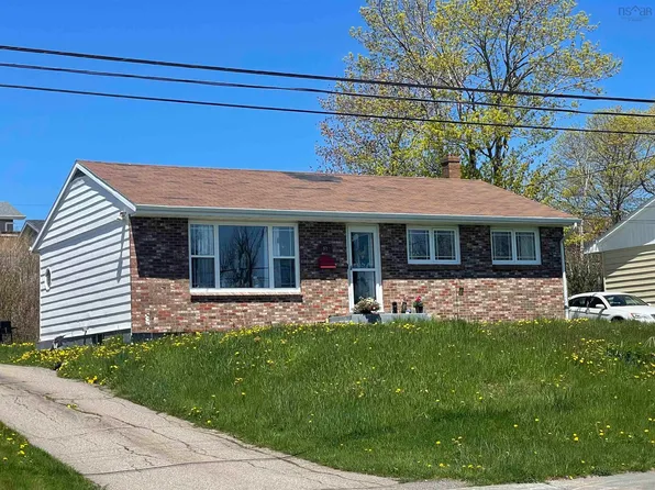 91 Meech Ave, North Sydney, NS B2A 1R9